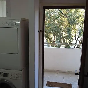 לבקר במלון